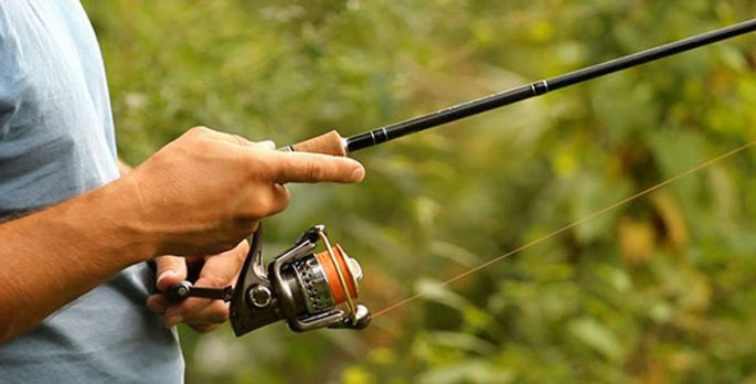 Что нужно знать о рыбалке со спиннингом и технике ловли начинающему?